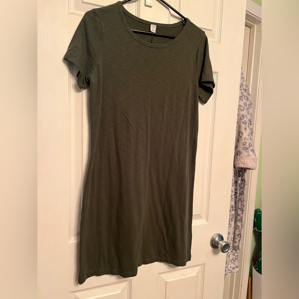 Old Navy Green Fitted T-Shirt Dress